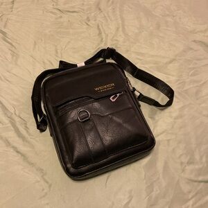 Black WEIXIER Crossbody Bag